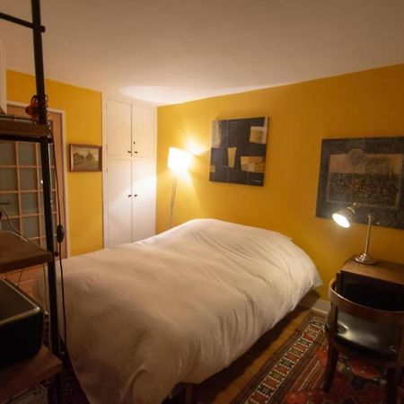 Very French Two Bedroom In The Heart Of París Exterior foto