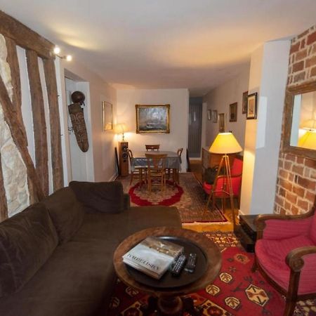 Very French Two Bedroom In The Heart Of París Exterior foto