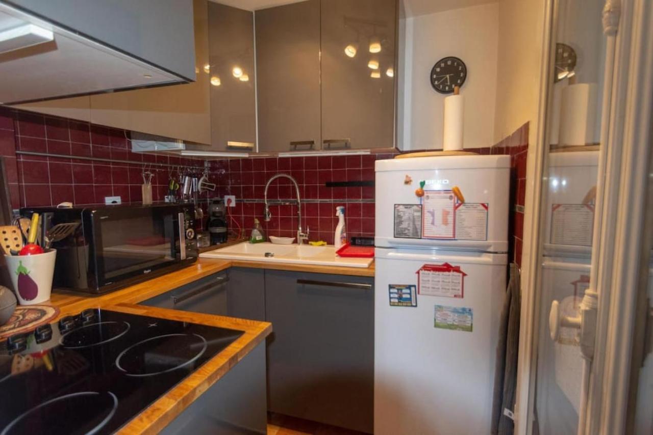Very French Two Bedroom In The Heart Of París Exterior foto